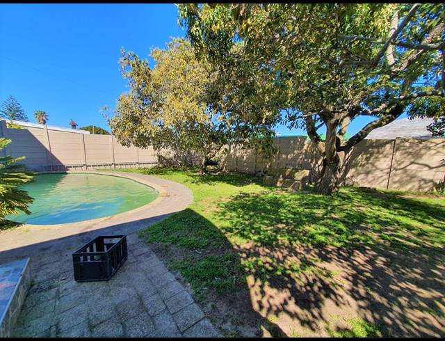 5 BEDROOM HOUSE FOR SALE IN PAROW NORTH
